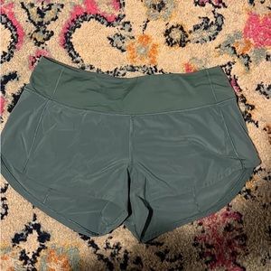 2.5 inch lulu shorts